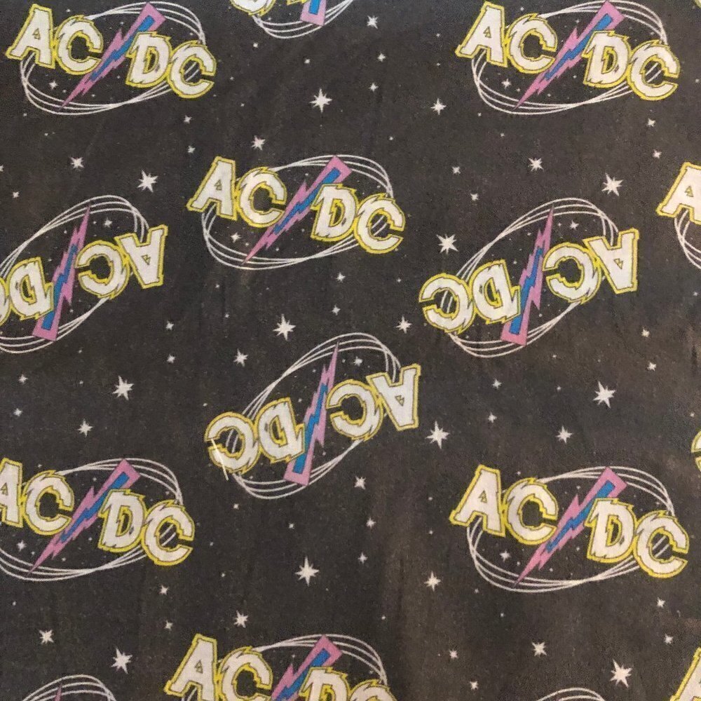 🛒 $9 Quilt Cotton Fabric Material - By the 1 yard AC DC Music Group Rock & Roll